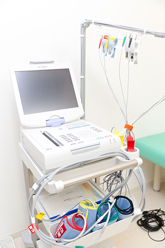 心電図検査、血圧脈波検査一体型装置